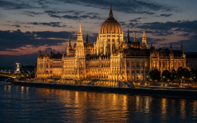 Vida nocturna y fiesta en una despedida de soltero en Budapest